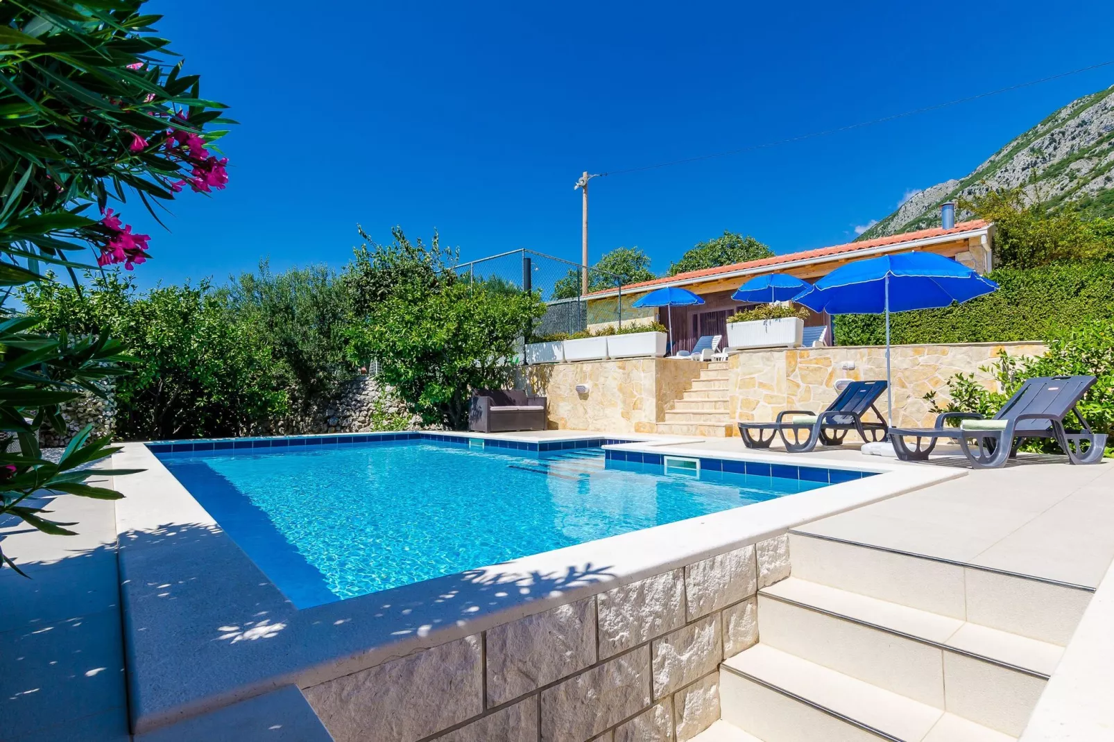 Villa Mateo - Three Bedroom Apartment with Terrace and Private Pool-Pool