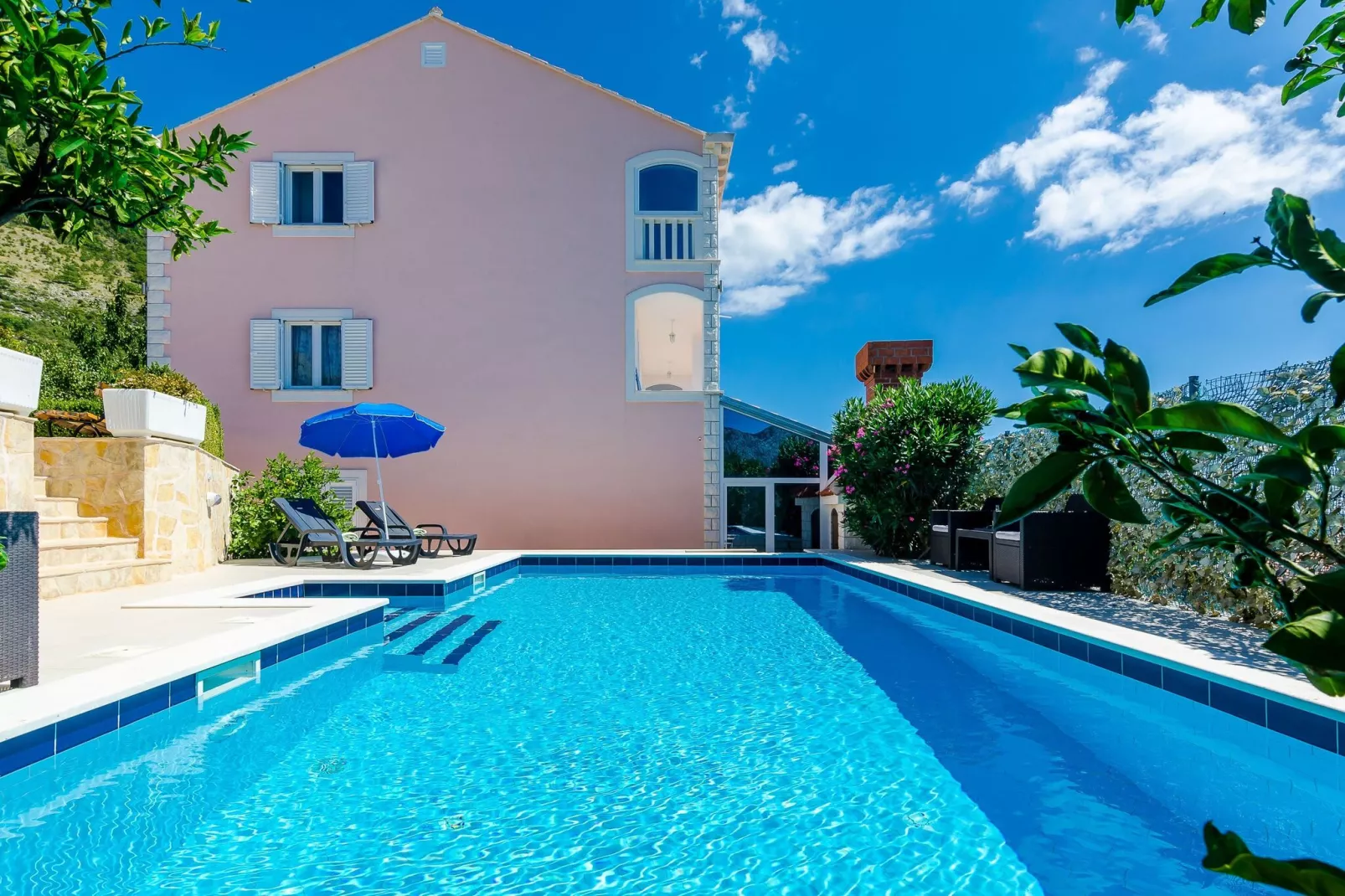 Villa Mateo - Three Bedroom Apartment with Terrace and Private Pool-Pool