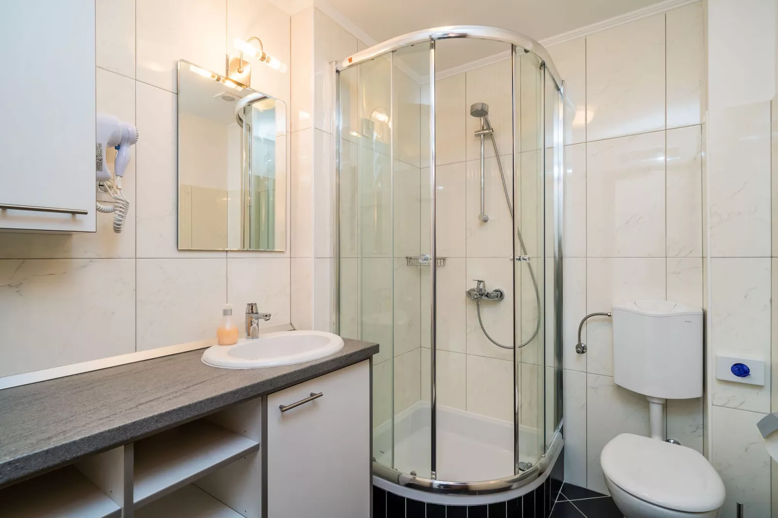 Villa Samba - Two-Bedroom Apartment with Terrace and Sea View - A4+1-Bathroom