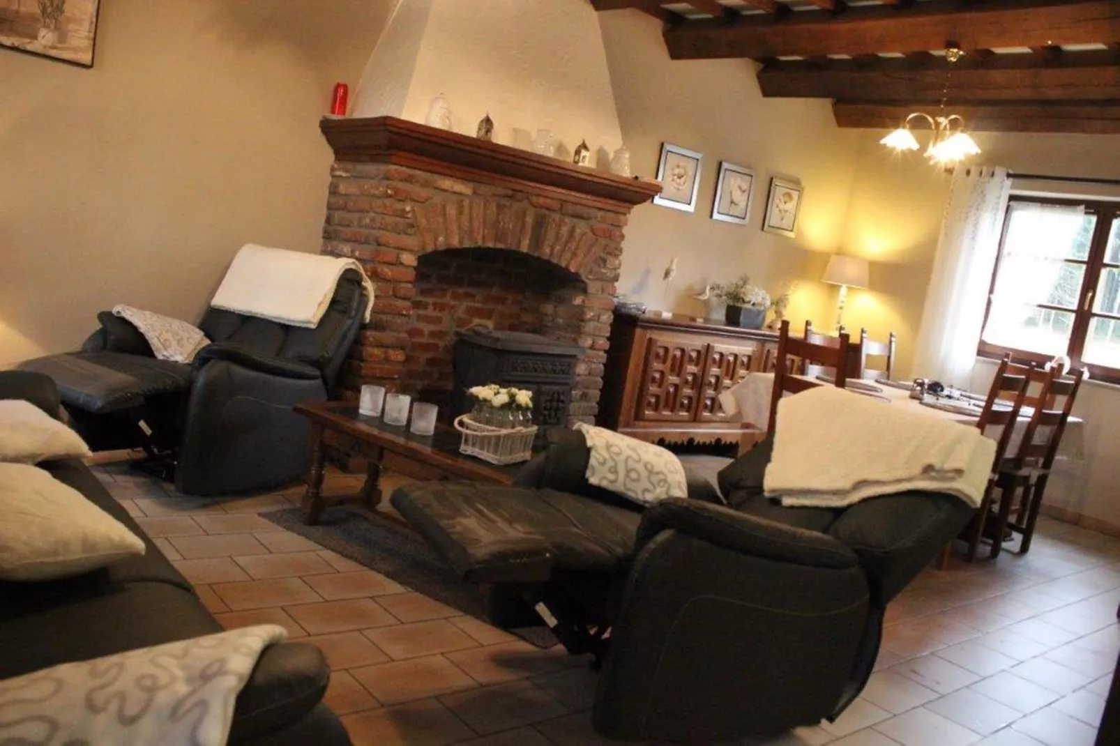 Domaine du Pichoux-Living room
