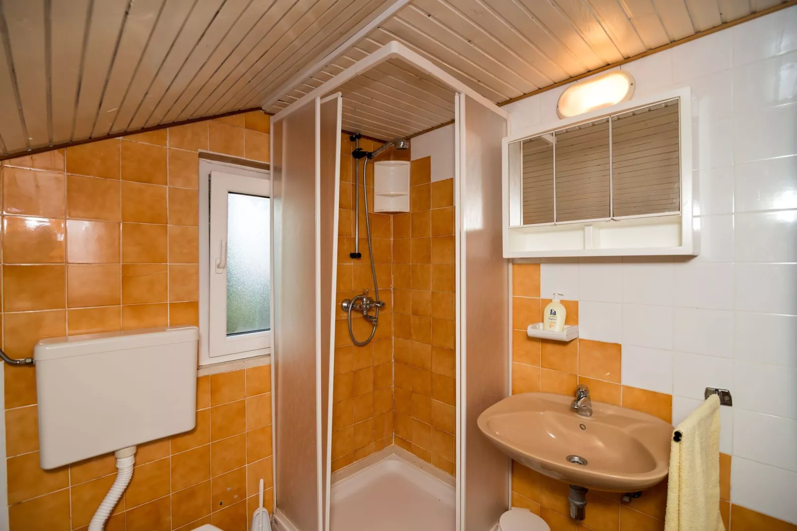 Apartment Srđ - Two-Bedroom Apartment with Balcony and Sea View-Badezimmer
