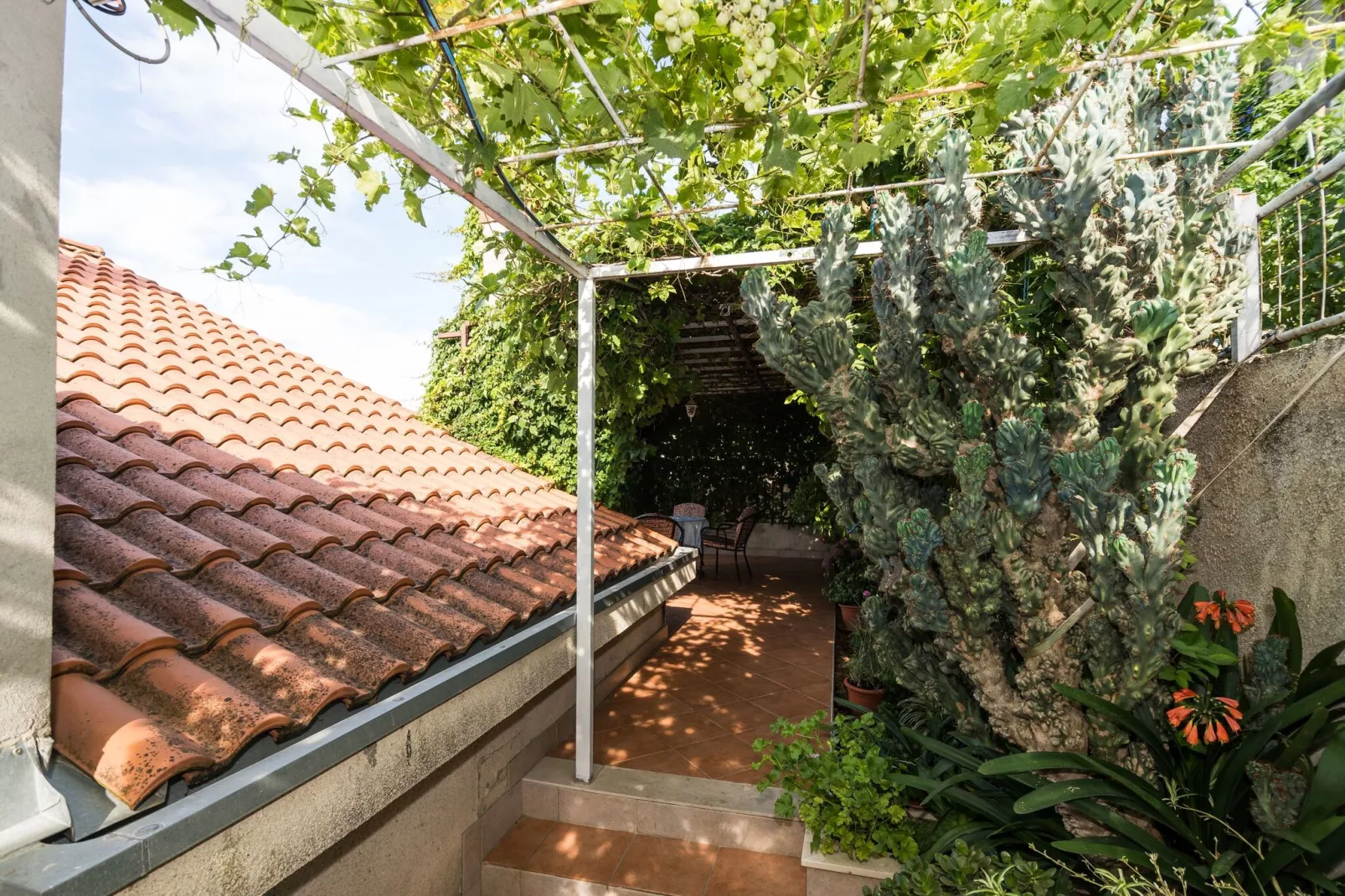 Apartment Srđ - Two-Bedroom Apartment with Balcony and Sea View-Außenbereich