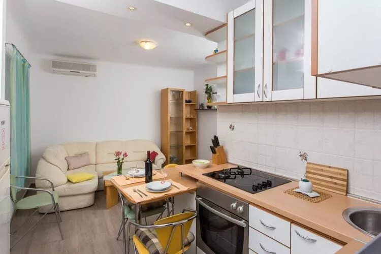 Apartment Family Tokić - One Bedroom Apartment with Terrace-Living room