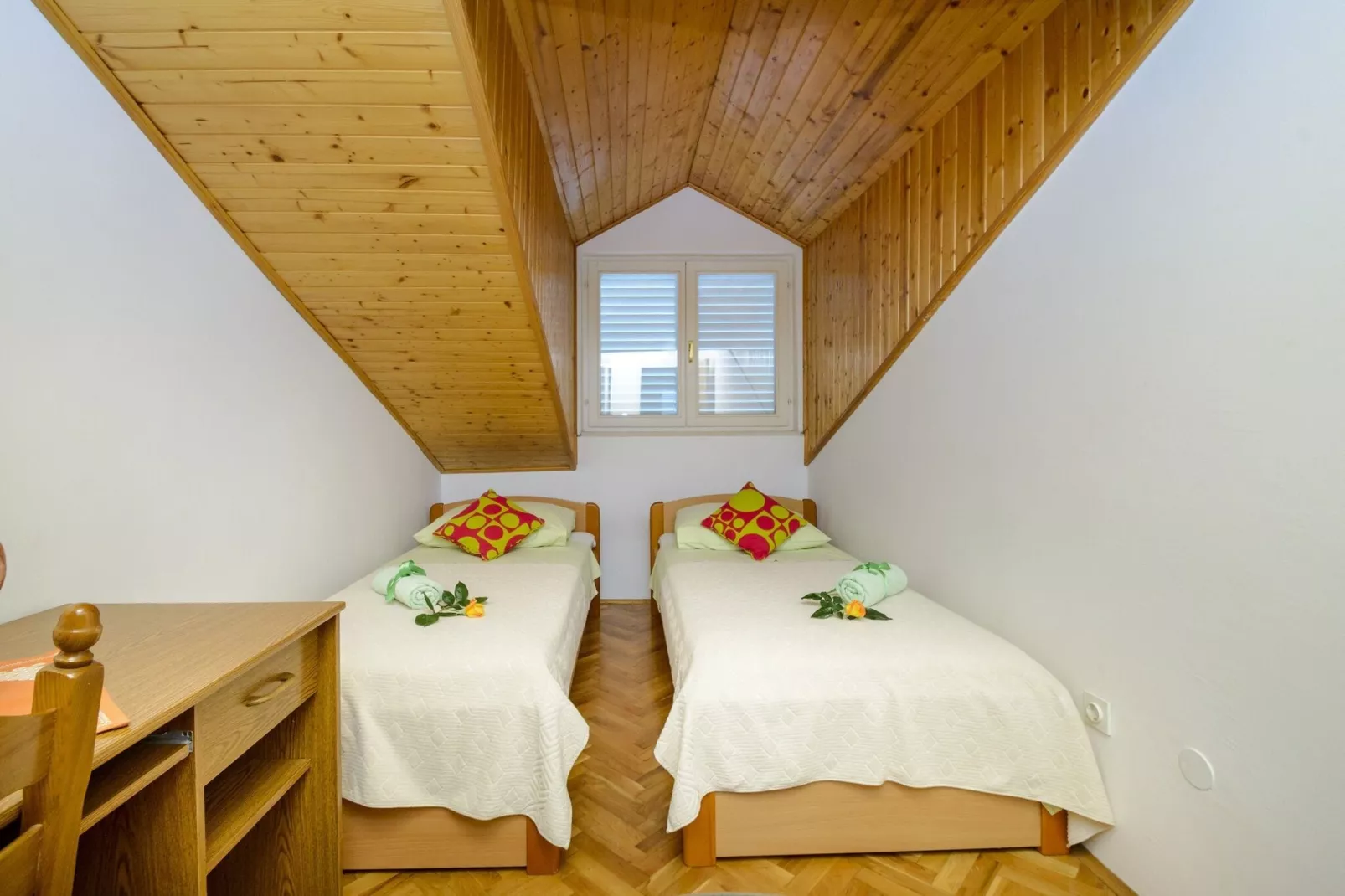 Apartment Matic - Two-Bedroom Apartment-Chambre