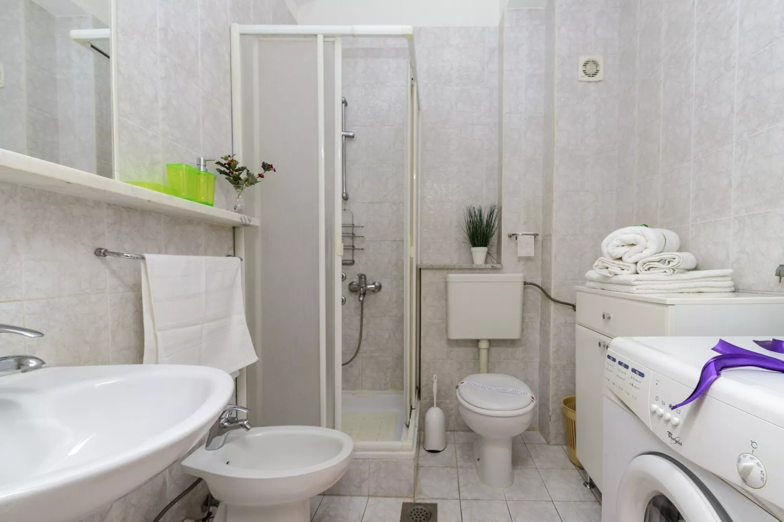 Apartment Matic - Two-Bedroom Apartment-Salle de bain