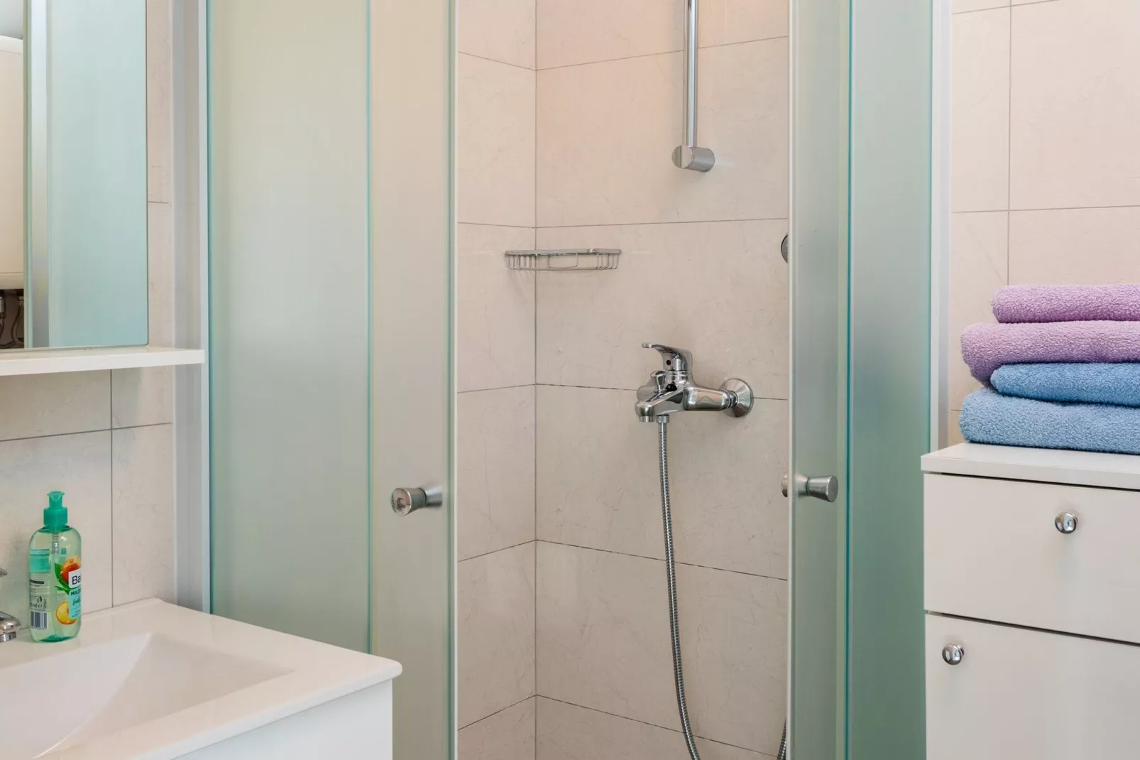 Apartments Katarina - Two-Bedroom Apartment (4 Adults) - Između Ribnjaka Street no.1 - #2-Salle de bain