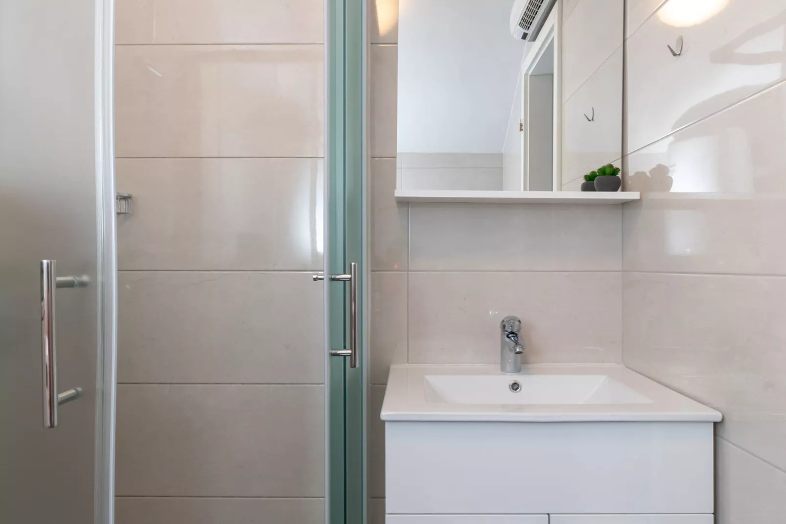 Apartments Katarina - Two-Bedroom Apartment (4 Adults) - Između Ribnjaka Street no.1 - #3-Bathroom