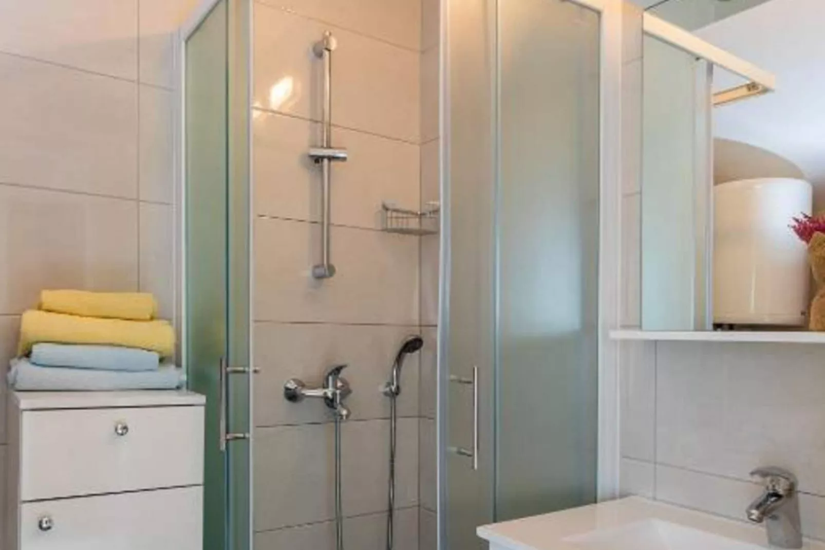 Apartments Katarina - Two-Bedroom Apartment (4 Adults) - Između Ribnjaka Street no.1 - #4-Salle de bain