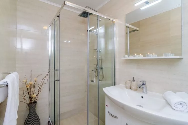 Apartments A&M - Studio with Terrace and Sea View (A3)-Bathroom
