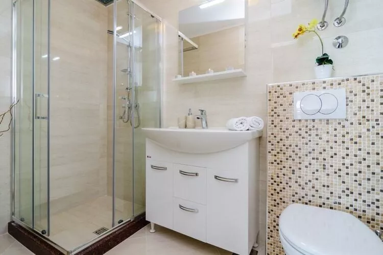Apartments A&M - Studio with Terrace and Sea View (A3)-Bathroom