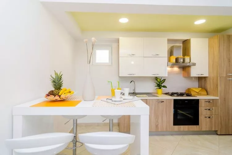 Apartments A&M - One-Bedroom Apartment with Balcony and Sea View (A1)-Kitchen