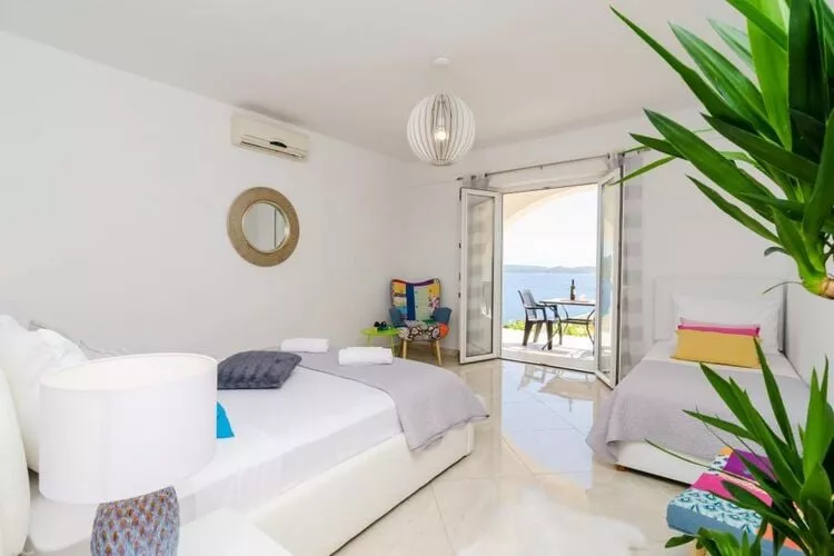 Apartments A&M - One-Bedroom Apartment with Balcony and Sea View (A1)-Bedroom