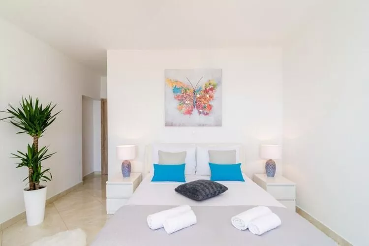 Apartments A&M - One-Bedroom Apartment with Balcony and Sea View (A1)-Bedroom