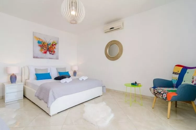 Apartments A&M - One-Bedroom Apartment with Balcony and Sea View (A1)-Bedroom