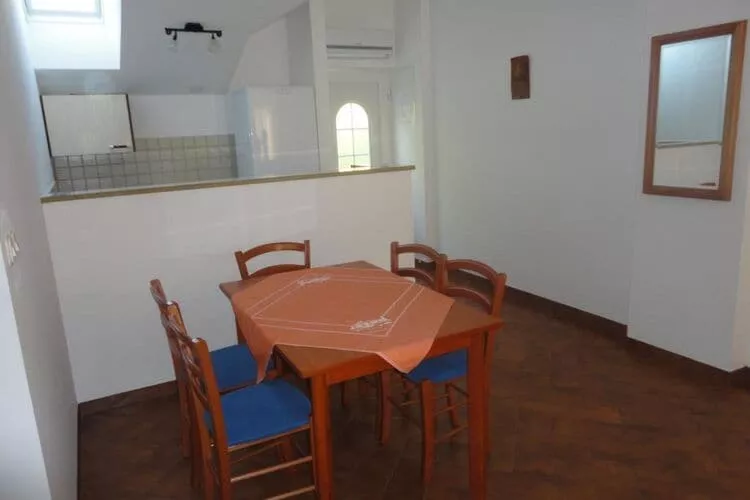 Apartments Marija Slano- Two-Bedroom Apartment with Balcony and Sea View - 2 (B)-Dining room