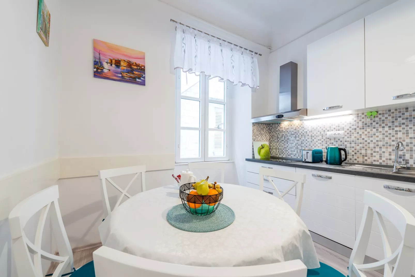Old Town Finest - Two-Bedroom Apartment (4+2 Adults) - Lucarica 4 Street (First floor)-Salle à manger