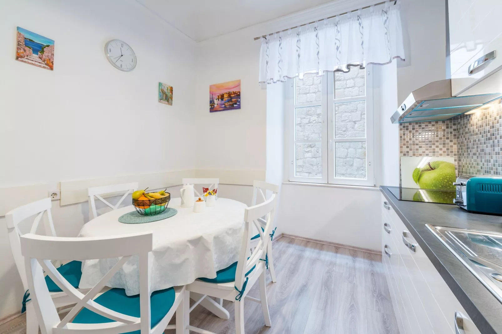 Old Town Finest - Two-Bedroom Apartment (4+2 Adults) - Lucarica 4 Street (First floor)-Salle à manger