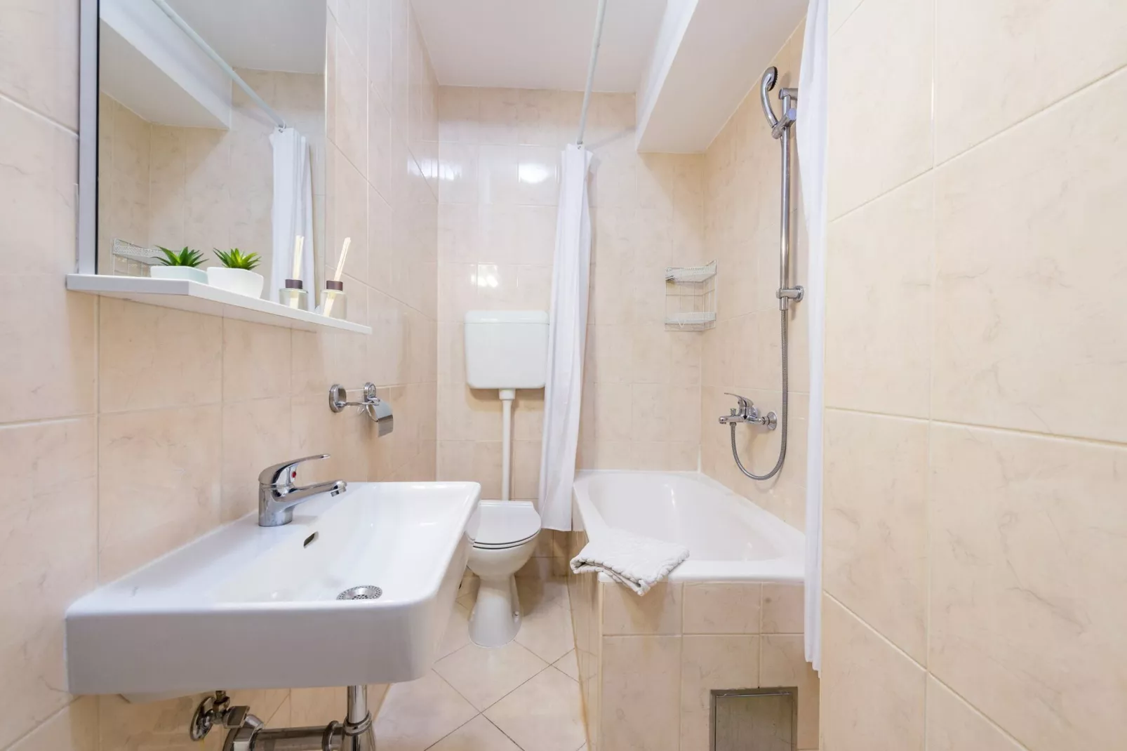 Old Town Finest - Two-Bedroom Apartment (4+2 Adults) - Lucarica 4 Street (First floor)-Salle de bain