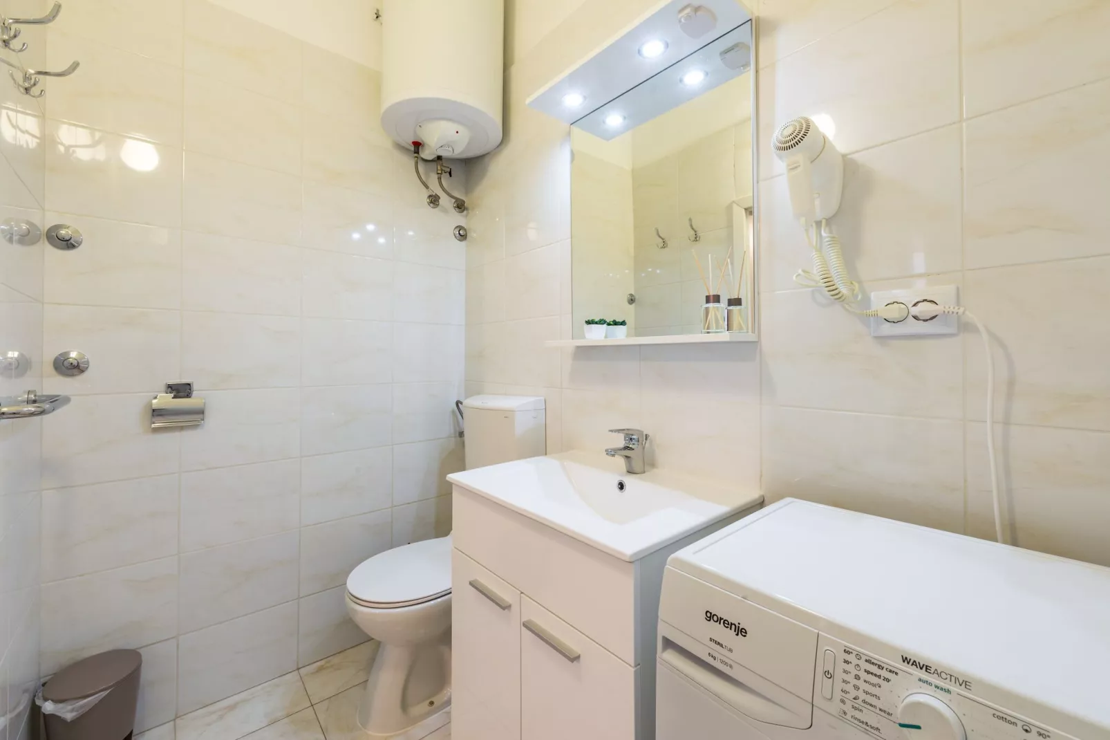 Old Town Finest - Two-Bedroom Apartment (4+2 Adults) - Lucarica 4 Street (First floor)-Salle de bain