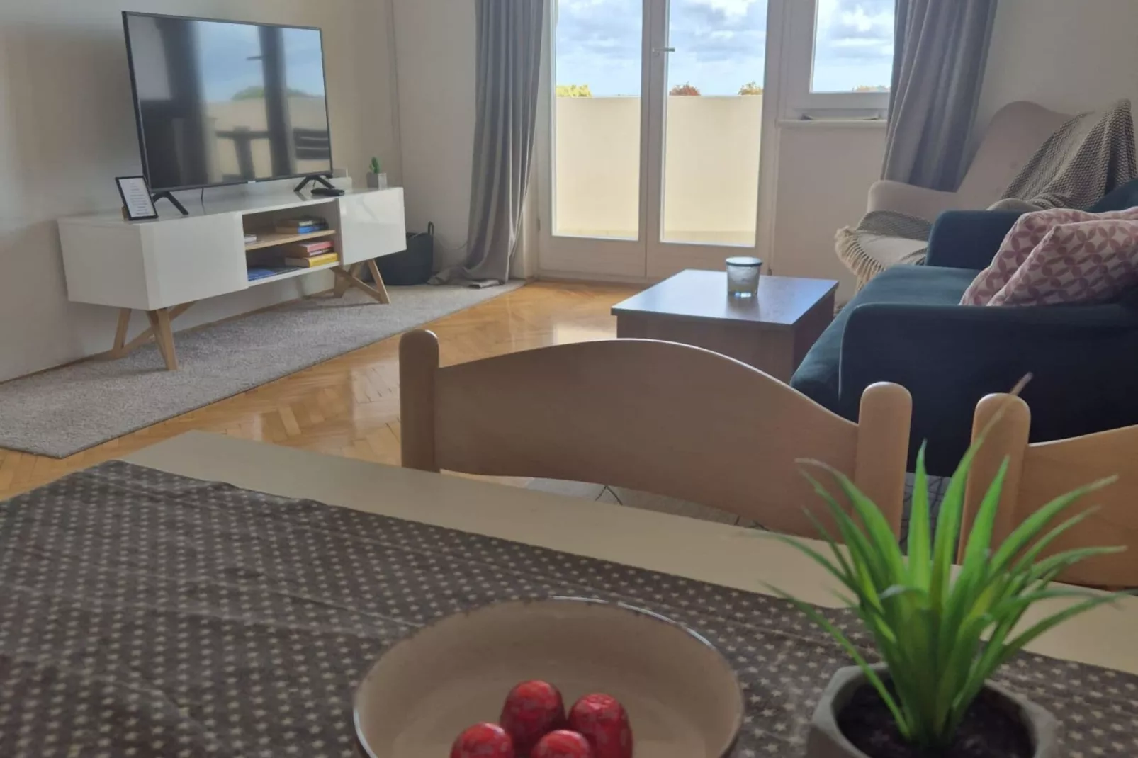 Apartment Mia - Two-Bedroom Apartment with Balcony and Sea View-Kitchen