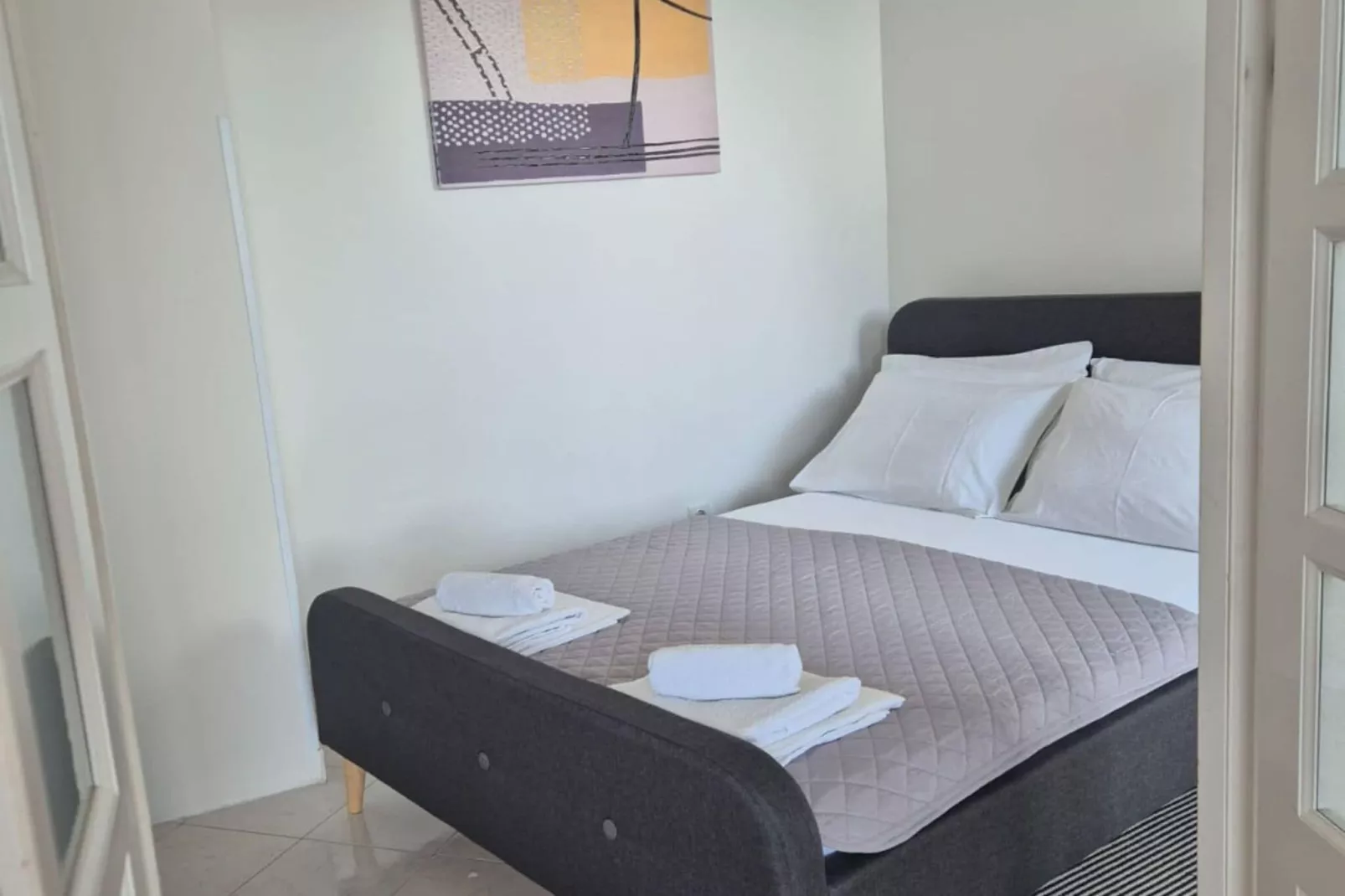 Apartment Mia - Two-Bedroom Apartment with Balcony and Sea View-Bedroom