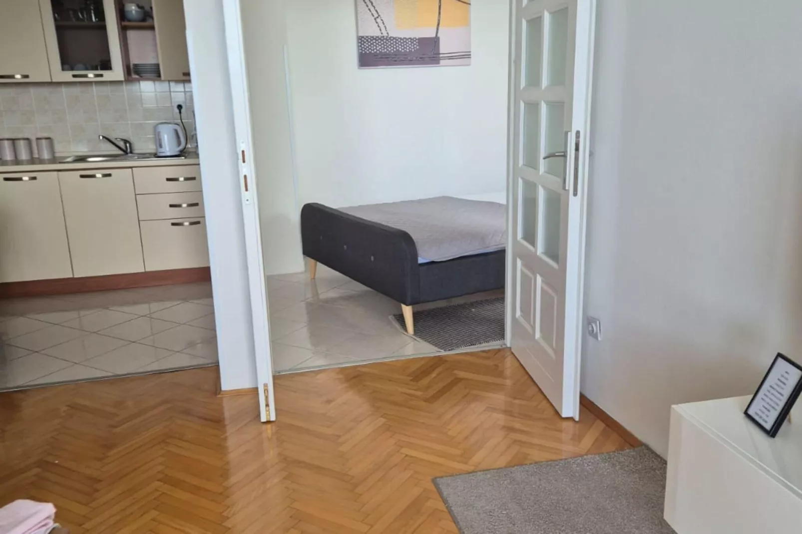 Apartment Mia - Two-Bedroom Apartment with Balcony and Sea View-Bedroom