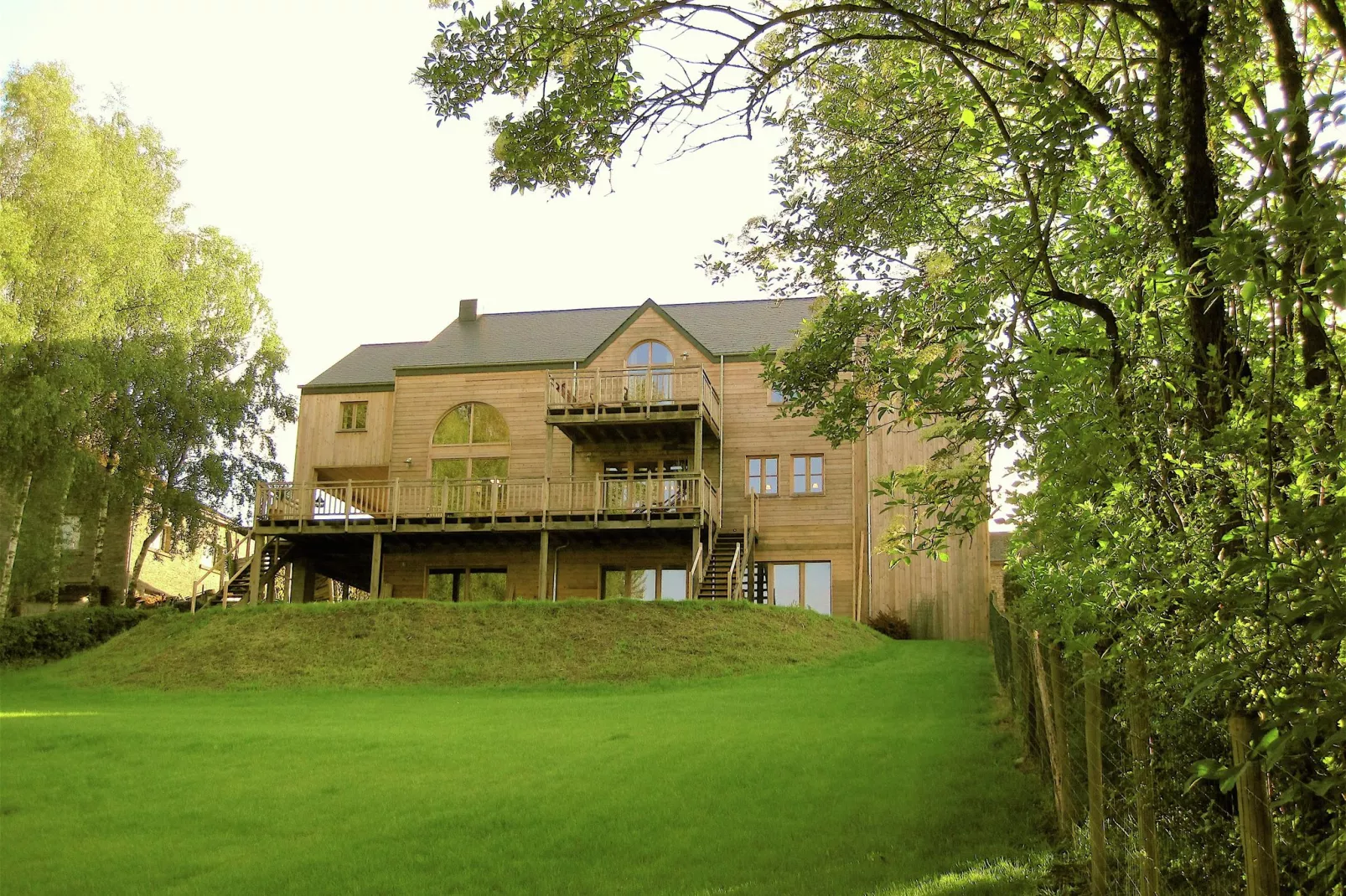 Les Vateaux-Exterior in summer