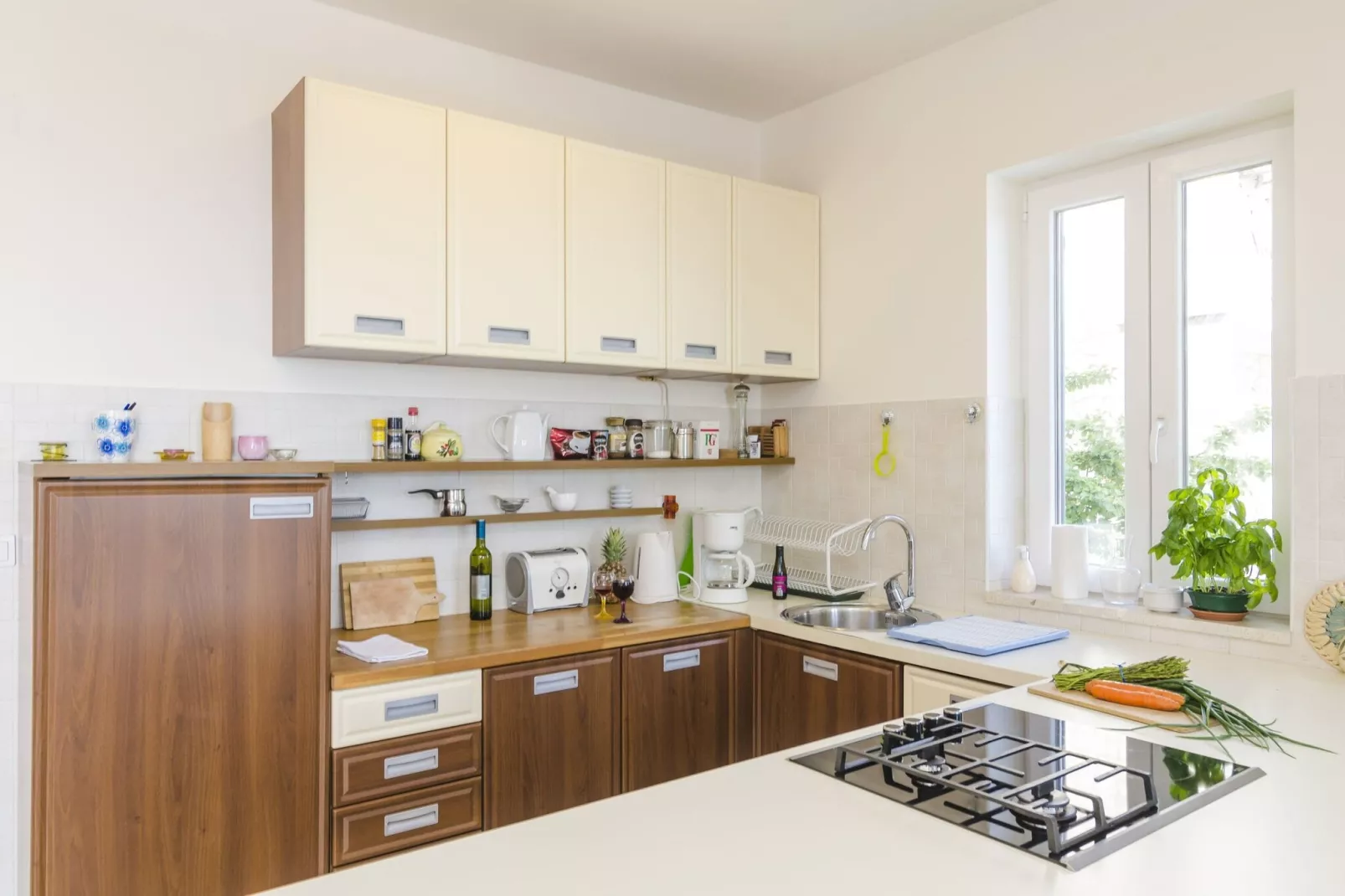 Medi Apartment - Two-Bedroom Apartment with Terrace and Sea View-Kitchen
