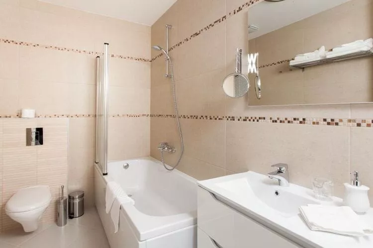 Villa Dupcic - Five-Bedroom Villa with Private Pool and Sea View-Salle de bain