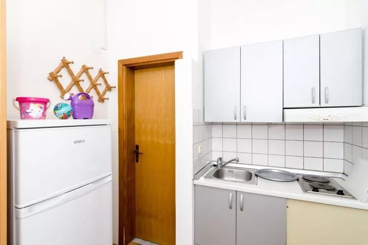 Apartments Ereš Zuronja-One-Bedroom Apartment with Sea View 1-Küche