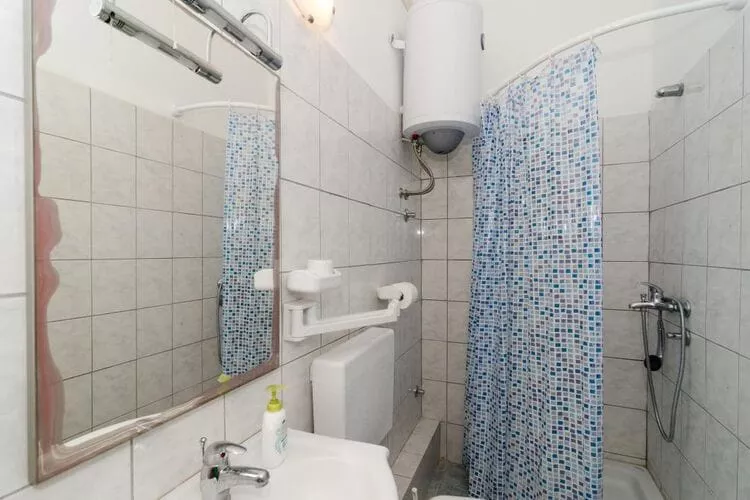 Apartments Ereš Zuronja-One-Bedroom Apartment with Sea View 1-Badezimmer