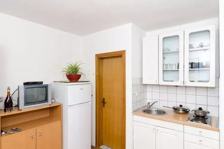 Apartments Ereš Zuronja-One-Bedroom Apartment with Sea View 3-Küche