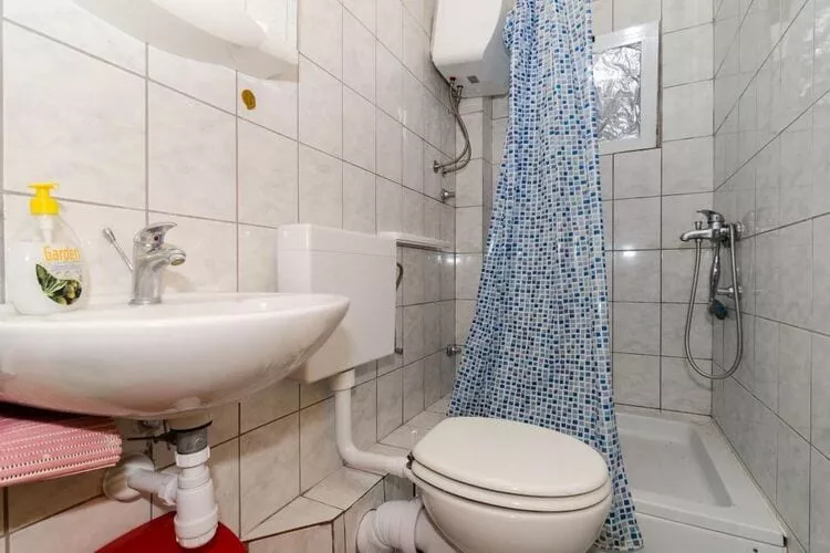 Apartments Ereš Zuronja-One-Bedroom Apartment with Sea View 3-Badezimmer