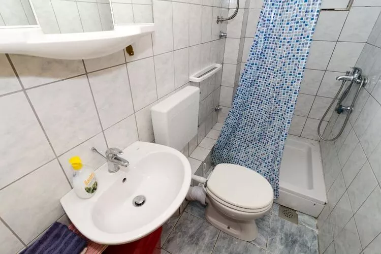 Apartments Ereš Zuronja-One-Bedroom Apartment with Sea View 3-Badezimmer