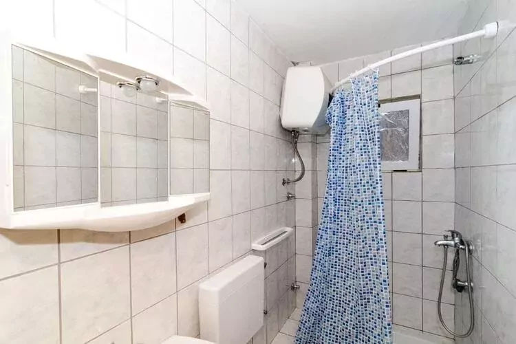 Apartments Ereš Zuronja-One-Bedroom Apartment with Sea View 3-Badezimmer