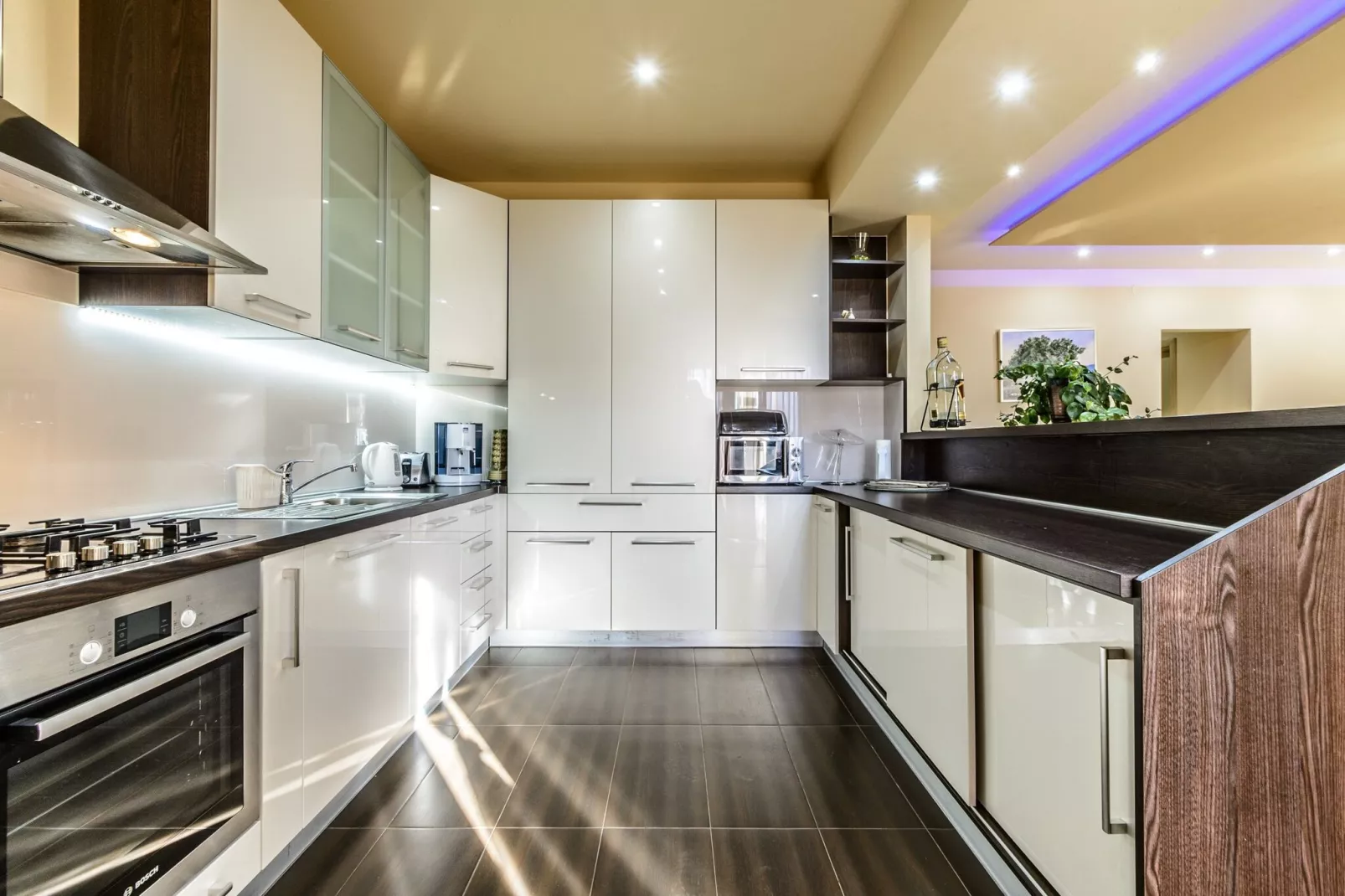 Villa Pave - Six-Bedroom Villa with Terrace and Swimming Pool-Kitchen