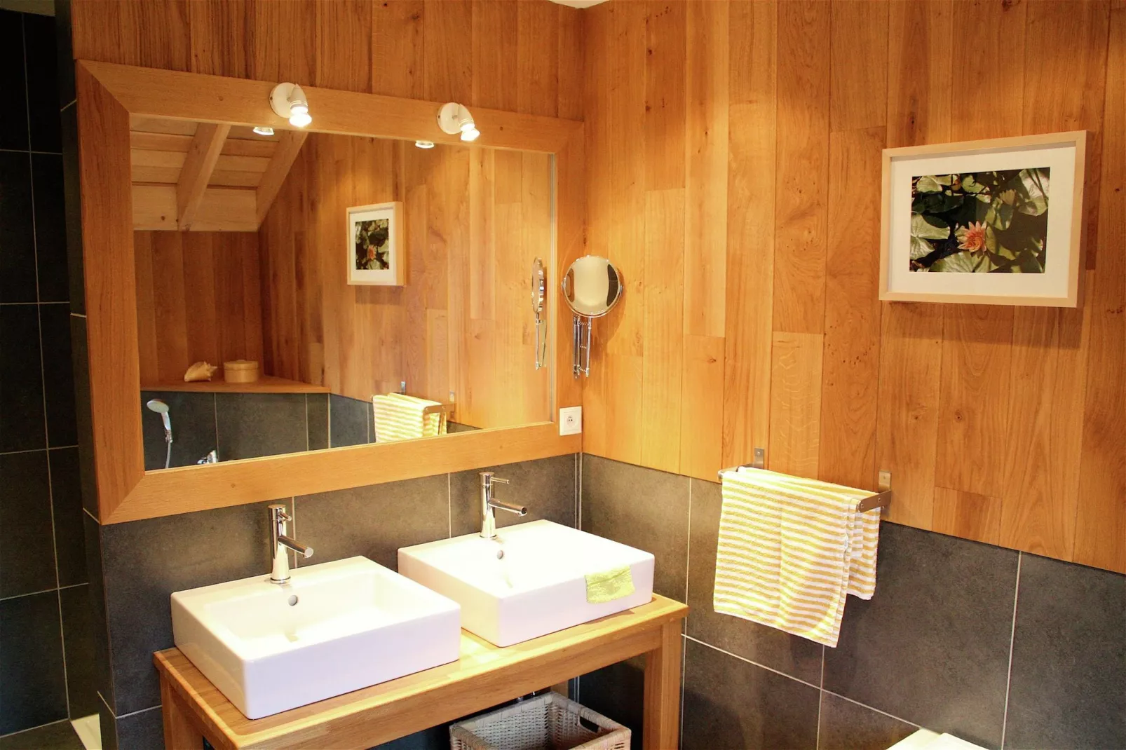 Les Vateaux-Bathroom