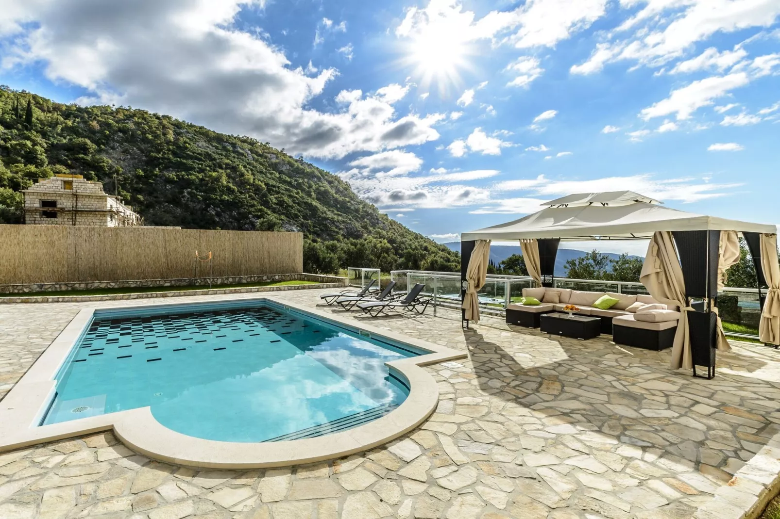 Villa Pave - Six-Bedroom Villa with Terrace and Swimming Pool-Pool