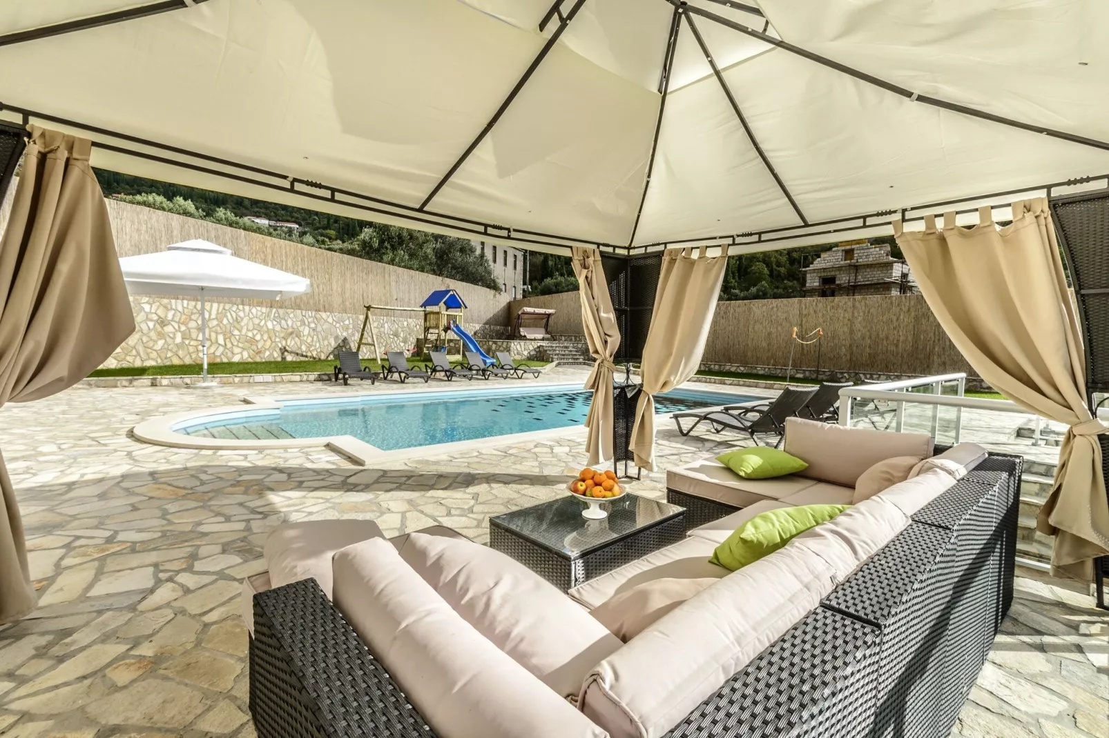 Villa Pave - Six-Bedroom Villa with Terrace and Swimming Pool-Pool