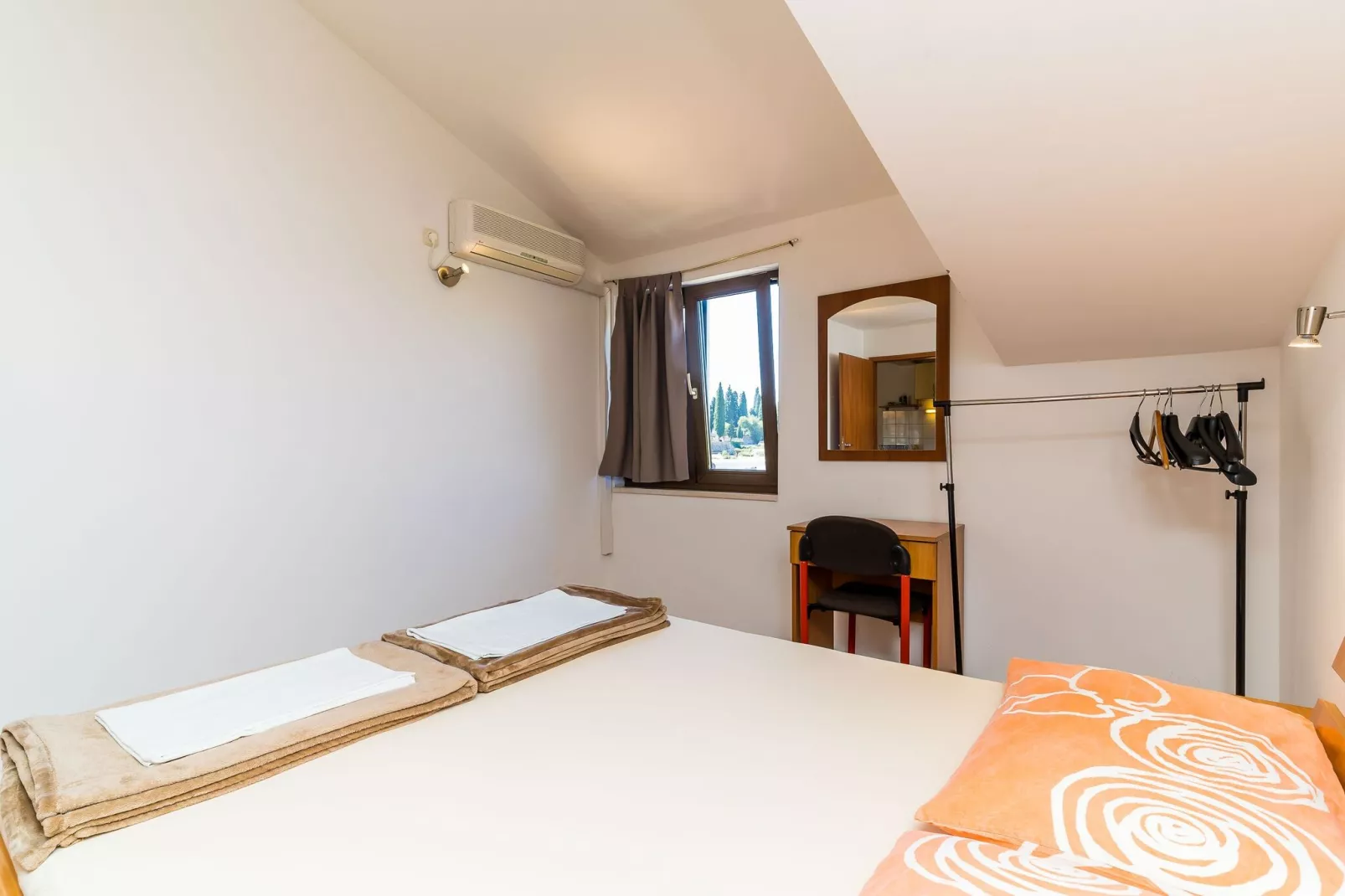 Apartments Princ Hrvoje- One-Bedroom Apartment with Balcony- 1-Chambre