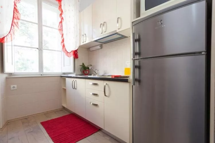 Villa Iveta - Two-Bedroom Apartment with Terrace and Sea View (Nikša)-Kitchen