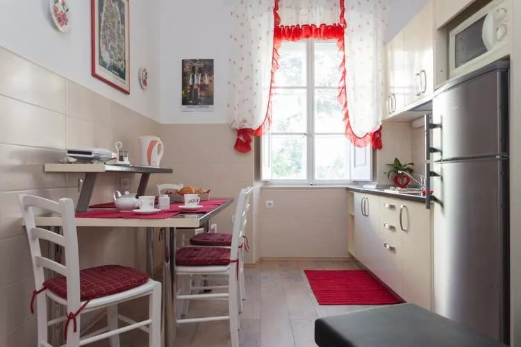 Villa Iveta - Two-Bedroom Apartment with Terrace and Sea View (Nikša)-Kitchen