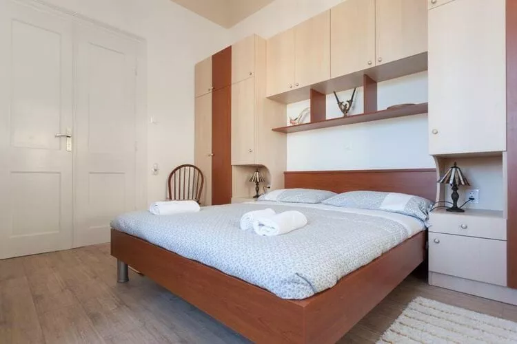 Villa Iveta - Two-Bedroom Apartment with Terrace and Sea View (Nikša)-Bedroom