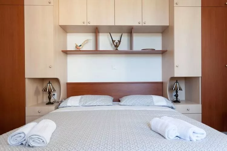 Villa Iveta - Two-Bedroom Apartment with Terrace and Sea View (Nikša)-Bedroom