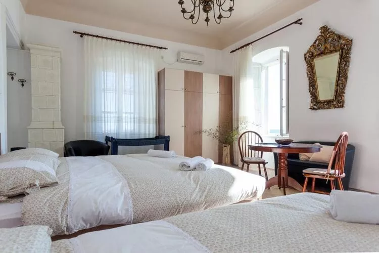 Villa Iveta - Two-Bedroom Apartment with Terrace and Sea View (Nikša)-Bedroom