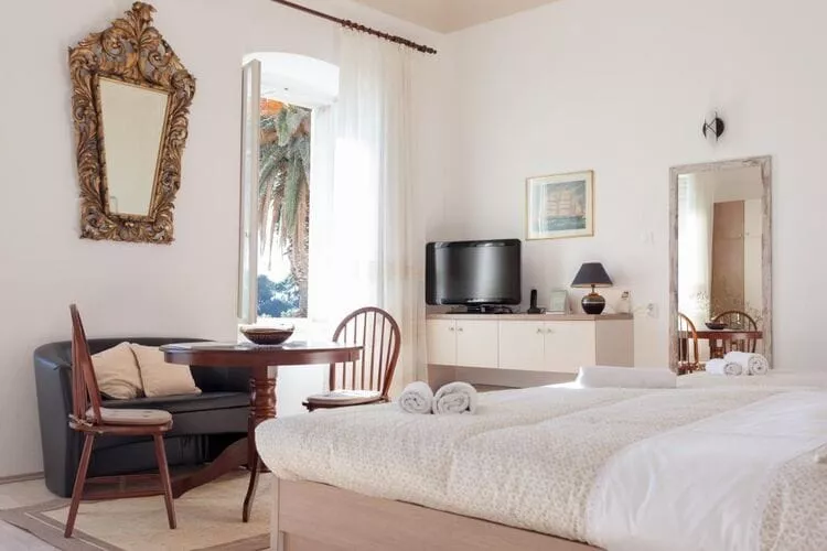 Villa Iveta - Two-Bedroom Apartment with Terrace and Sea View (Nikša)-Bedroom