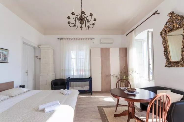 Villa Iveta - Two-Bedroom Apartment with Terrace and Sea View (Nikša)-Bedroom