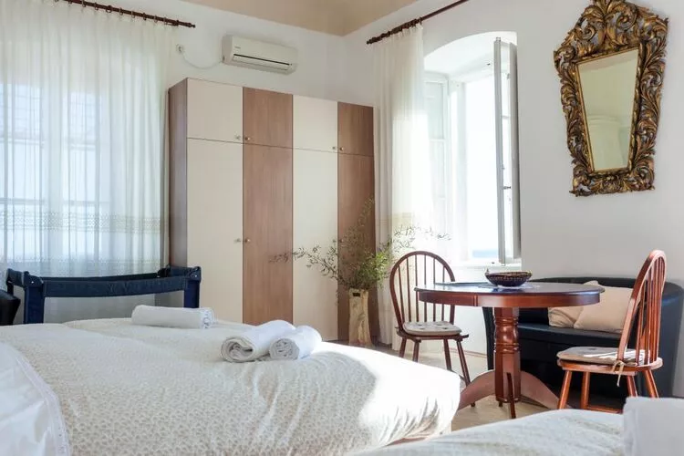 Villa Iveta - Two-Bedroom Apartment with Terrace and Sea View (Nikša)-Bathroom