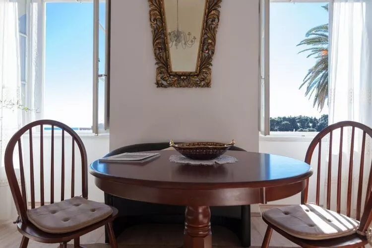 Villa Iveta - Two-Bedroom Apartment with Terrace and Sea View (Nikša)-Indoor