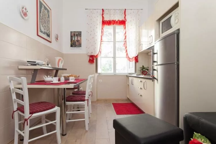 Villa Iveta - Two-Bedroom Apartment with Terrace and Sea View (Nikša)-Indoor